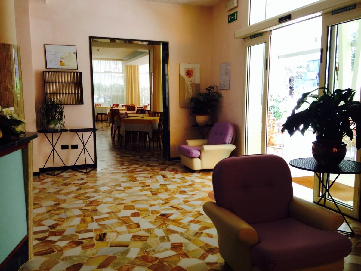 Hotel Lazzarini Bellaria-Igea Marina Eksteriør billede