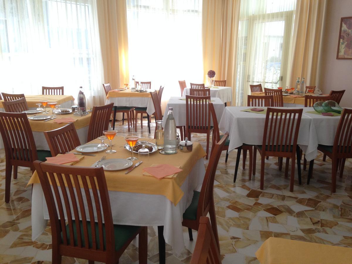 Hotel Lazzarini Bellaria-Igea Marina Eksteriør billede